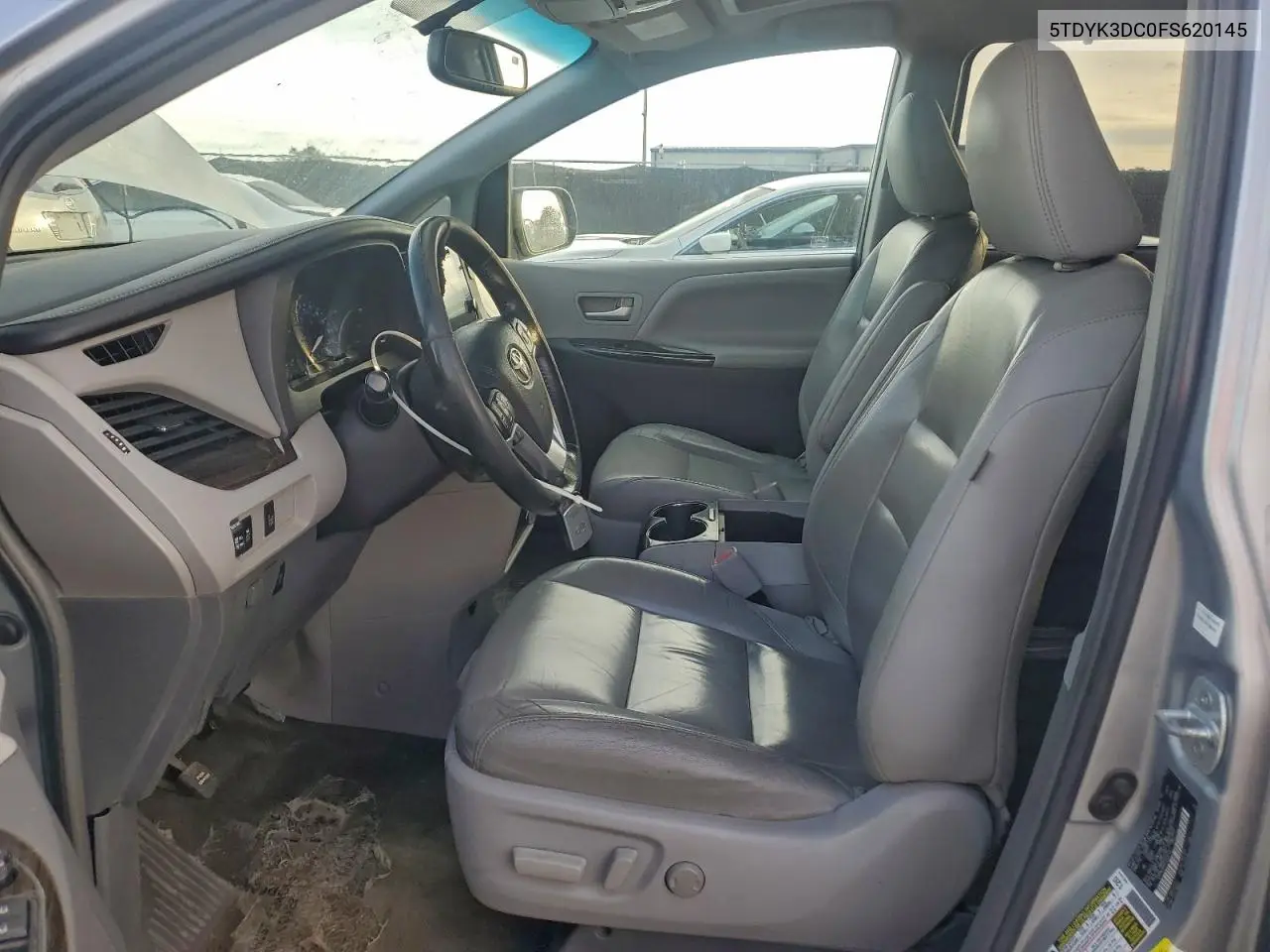 5TDYK3DC0FS620145 2015 Toyota Sienna Xle