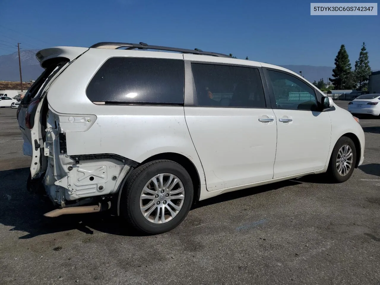 5TDYK3DC6GS742347 2016 Toyota Sienna Xle