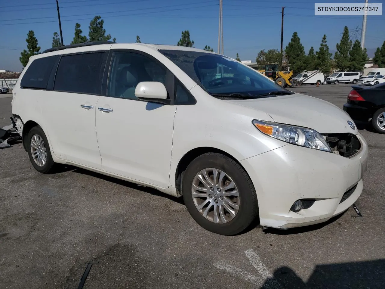 5TDYK3DC6GS742347 2016 Toyota Sienna Xle