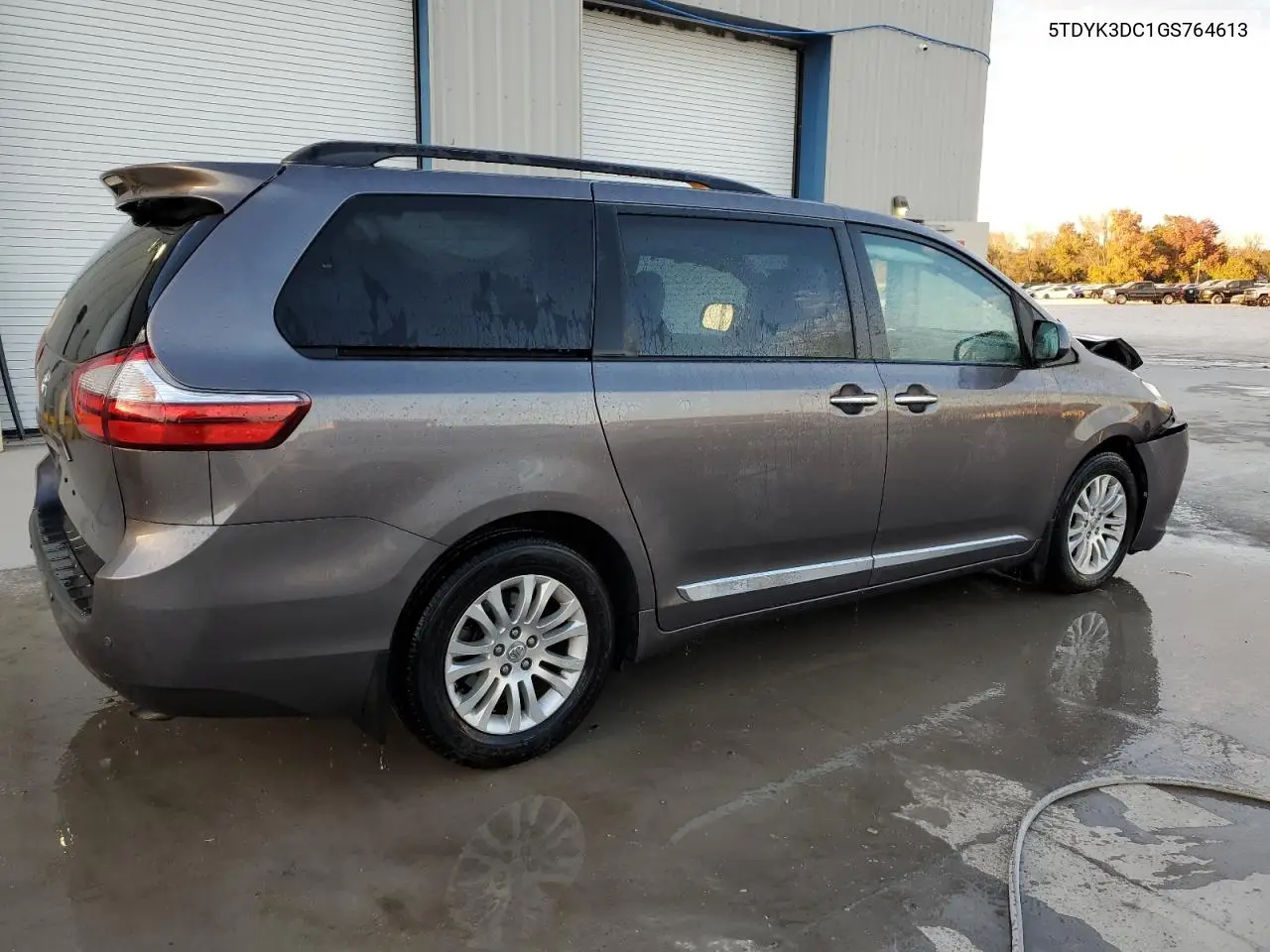 5TDYK3DC1GS764613 2016 Toyota Sienna Xle