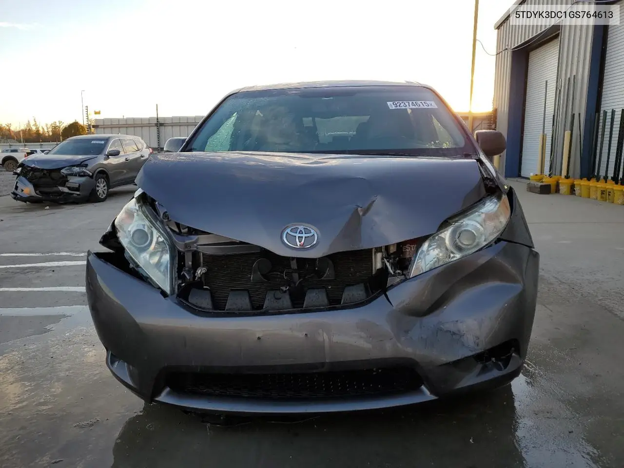 5TDYK3DC1GS764613 2016 Toyota Sienna Xle