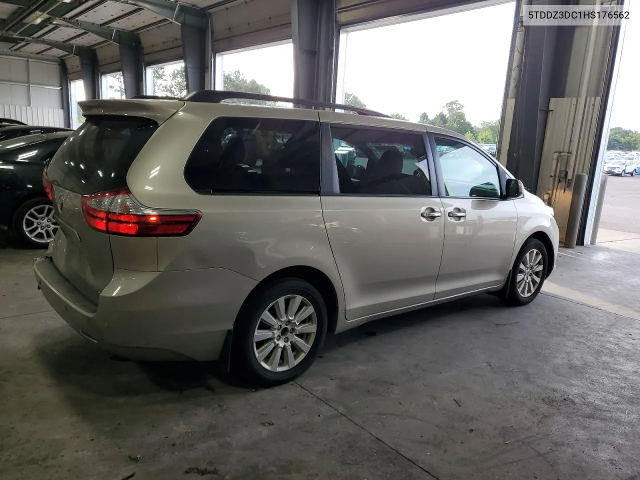 2017 Toyota Sienna Xle VIN: 5TDDZ3DC1HS176562 Lot: 71472444