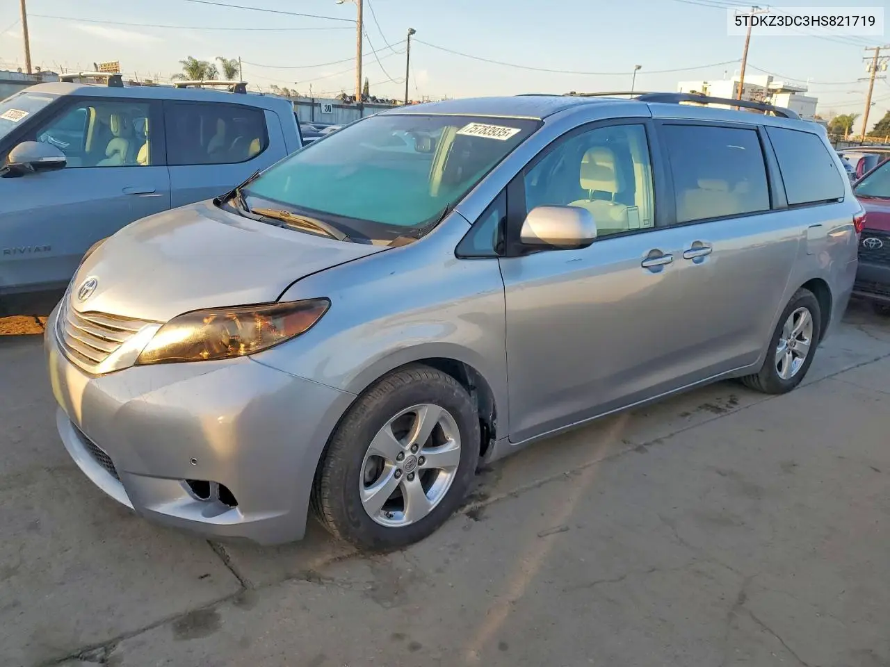5TDKZ3DC3HS821719 2017 Toyota Sienna Le
