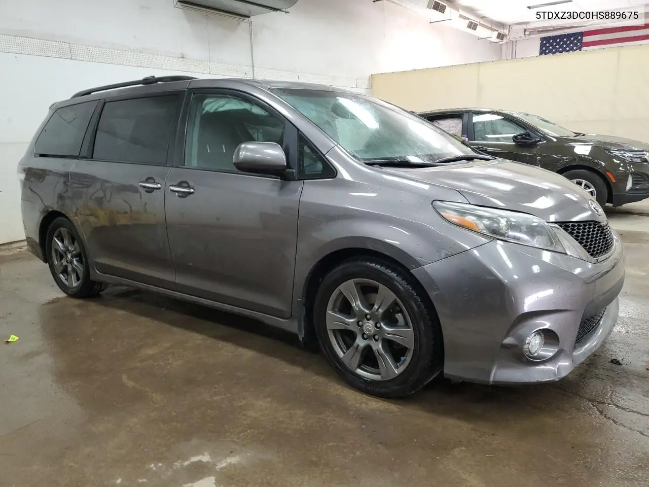 5TDXZ3DC0HS889675 2017 Toyota Sienna Se