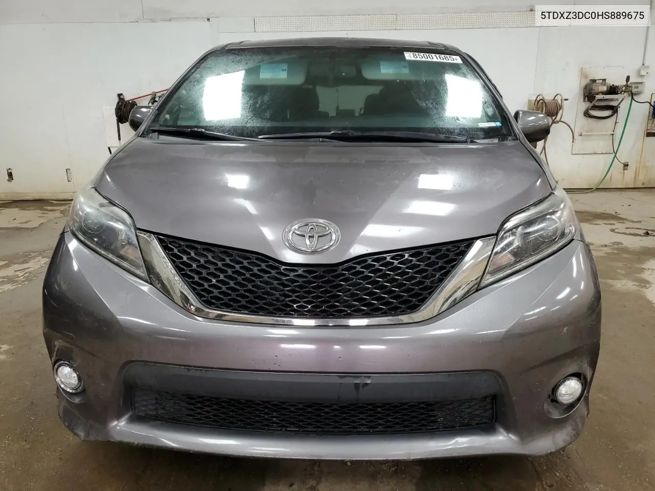 5TDXZ3DC0HS889675 2017 Toyota Sienna Se