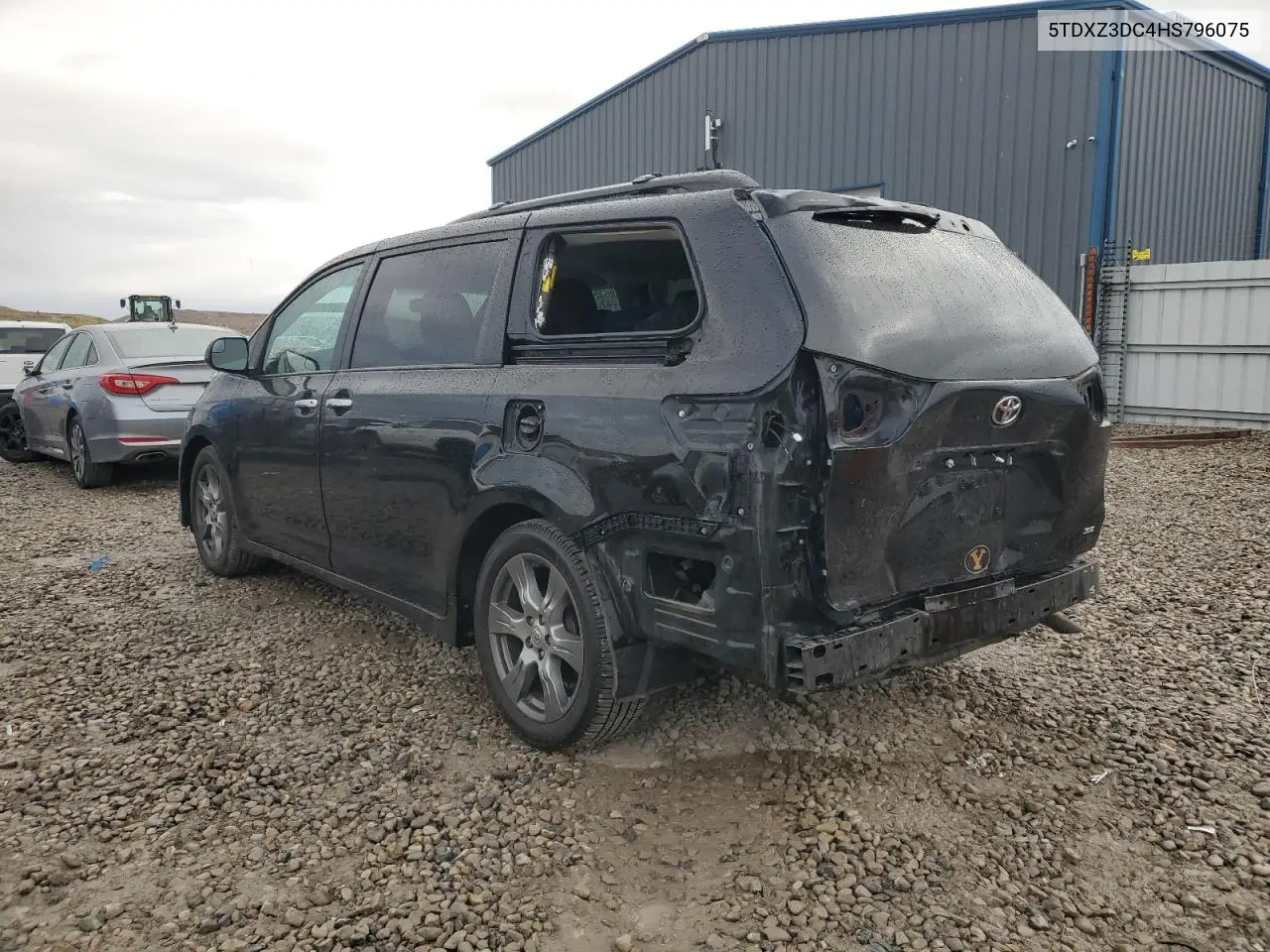 5TDXZ3DC4HS796075 2017 Toyota Sienna Se