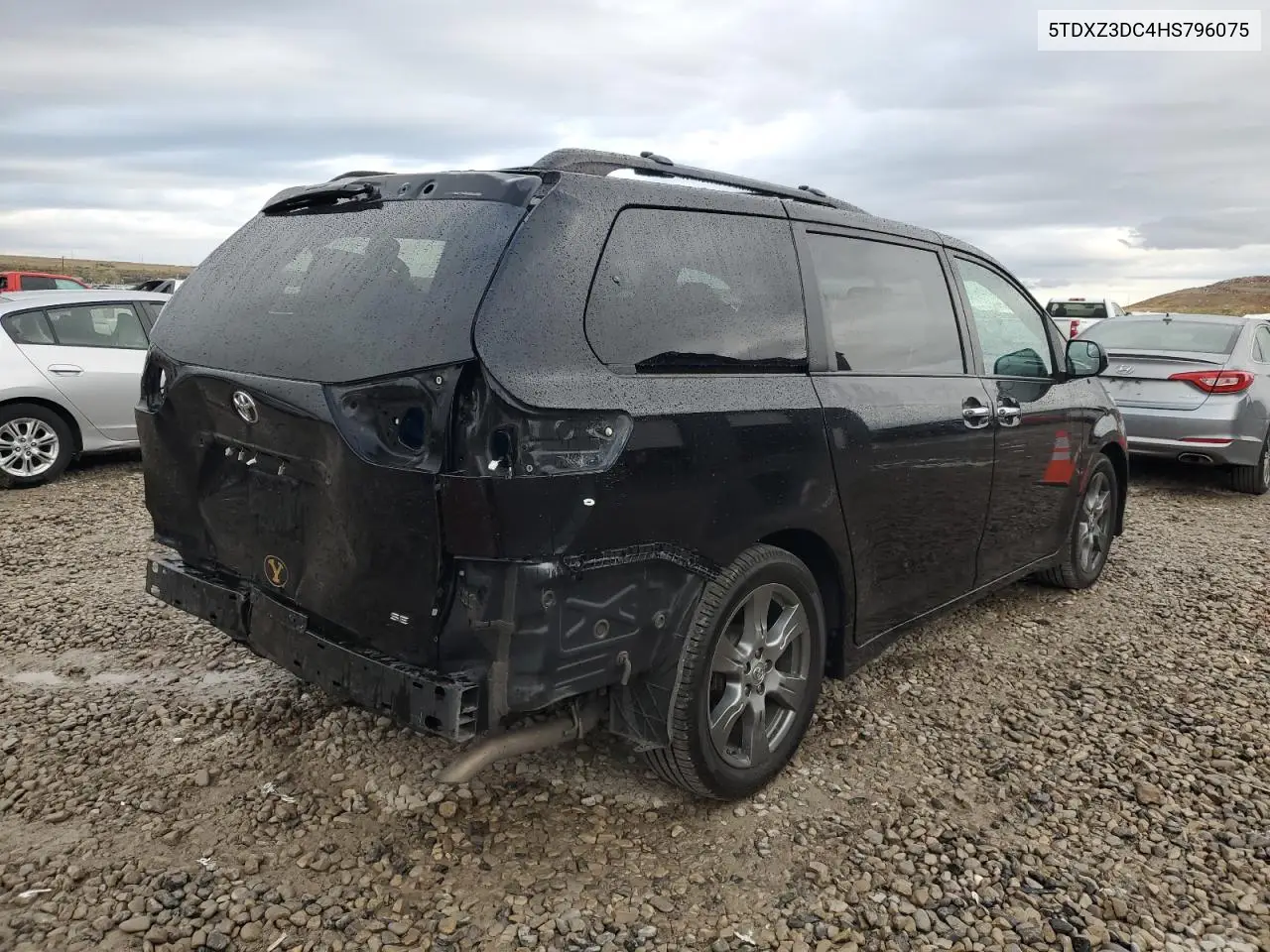 5TDXZ3DC4HS796075 2017 Toyota Sienna Se