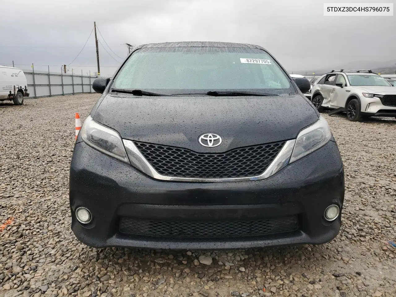 5TDXZ3DC4HS796075 2017 Toyota Sienna Se