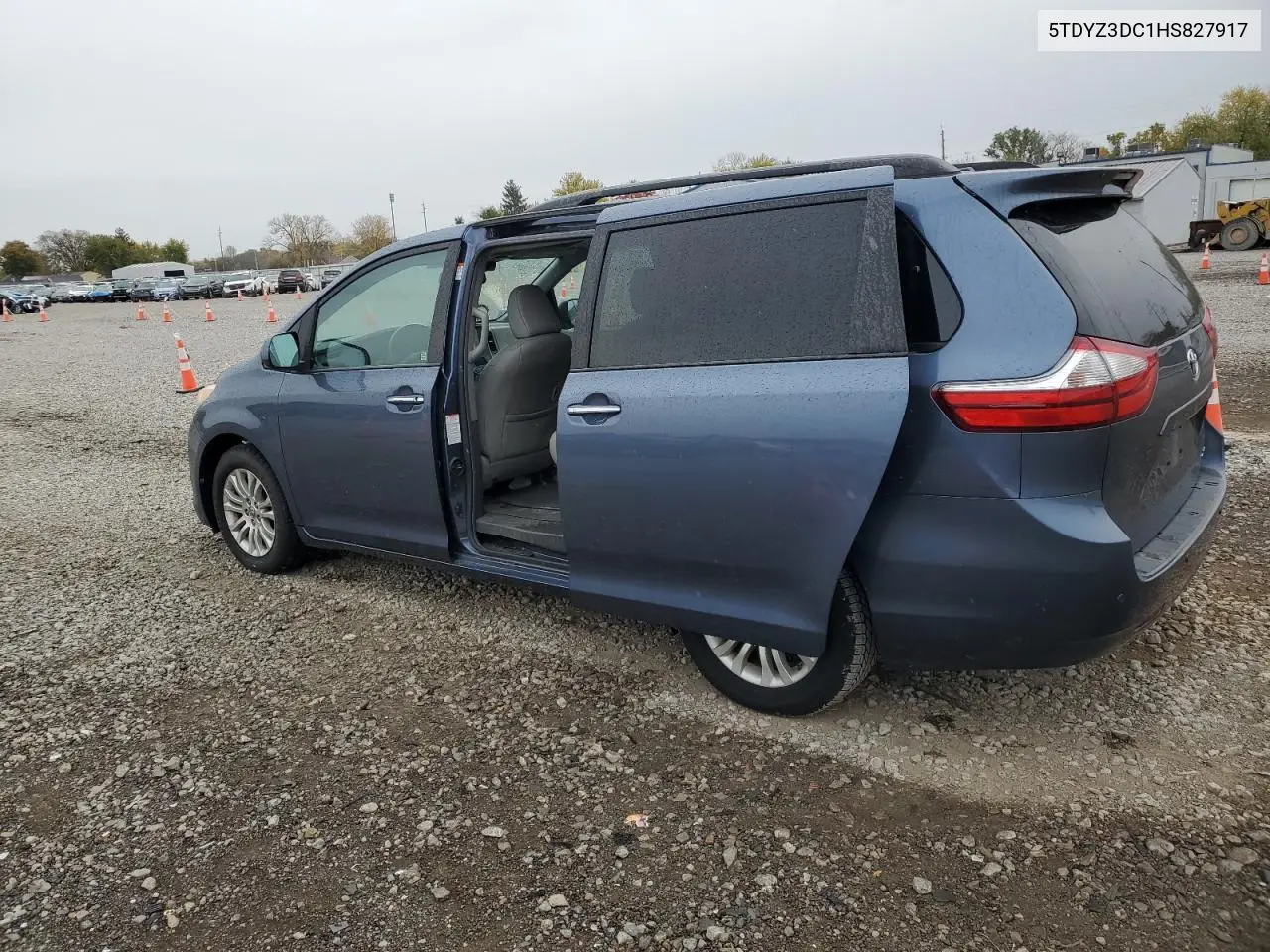 5TDYZ3DC1HS827917 2017 Toyota Sienna Xle