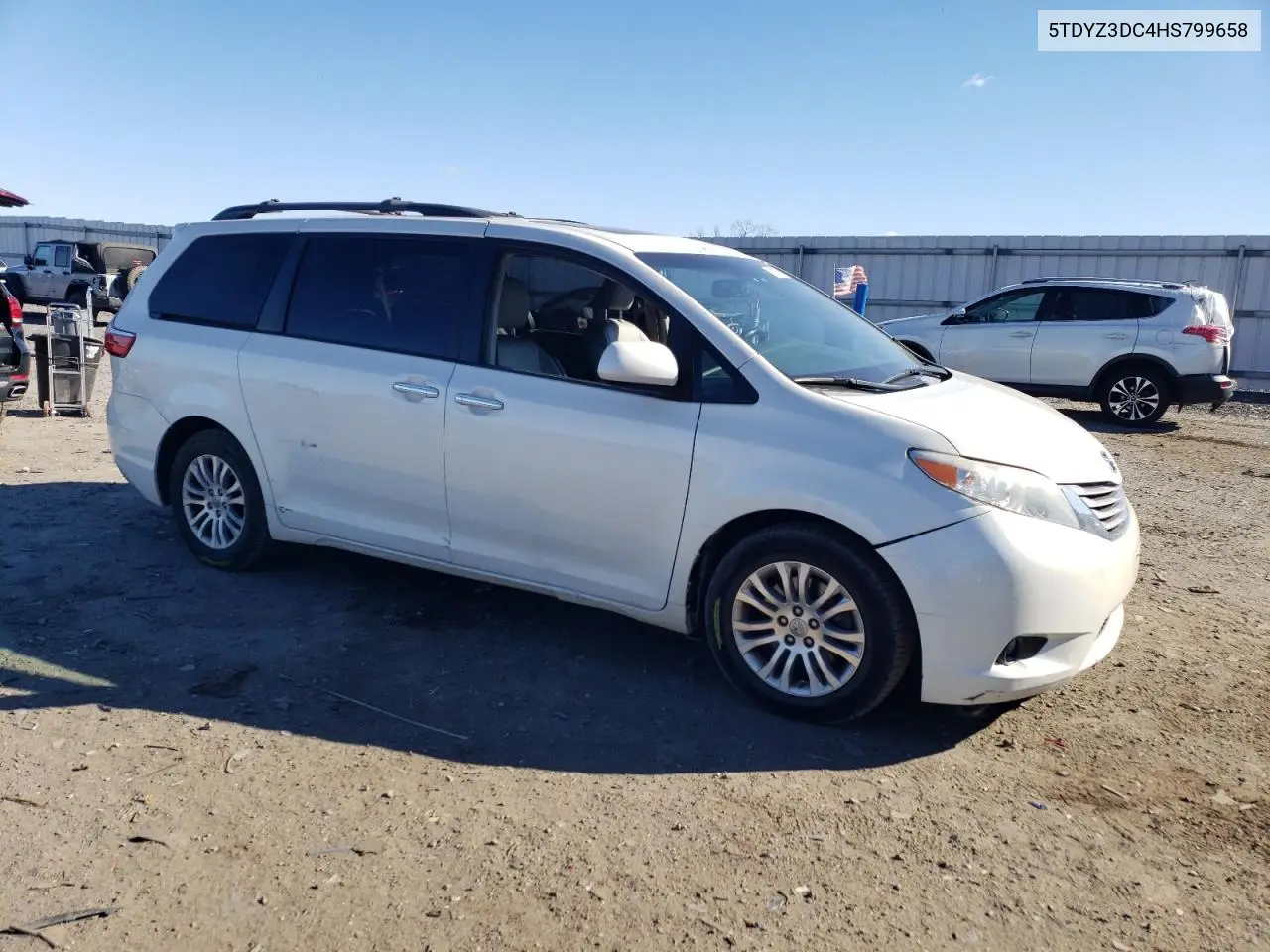 5TDYZ3DC4HS799658 2017 Toyota Sienna Xle