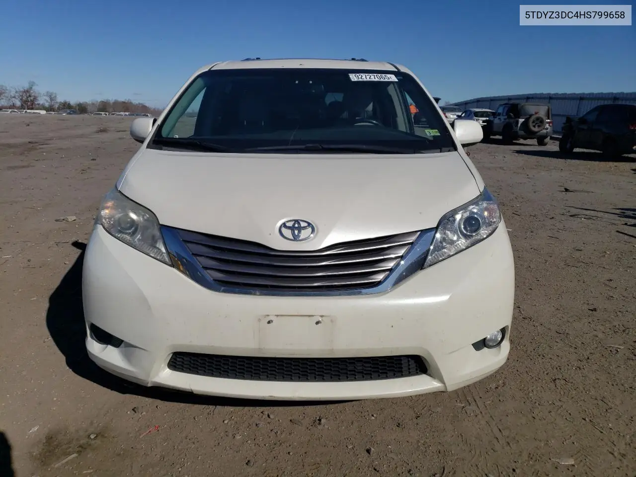 5TDYZ3DC4HS799658 2017 Toyota Sienna Xle