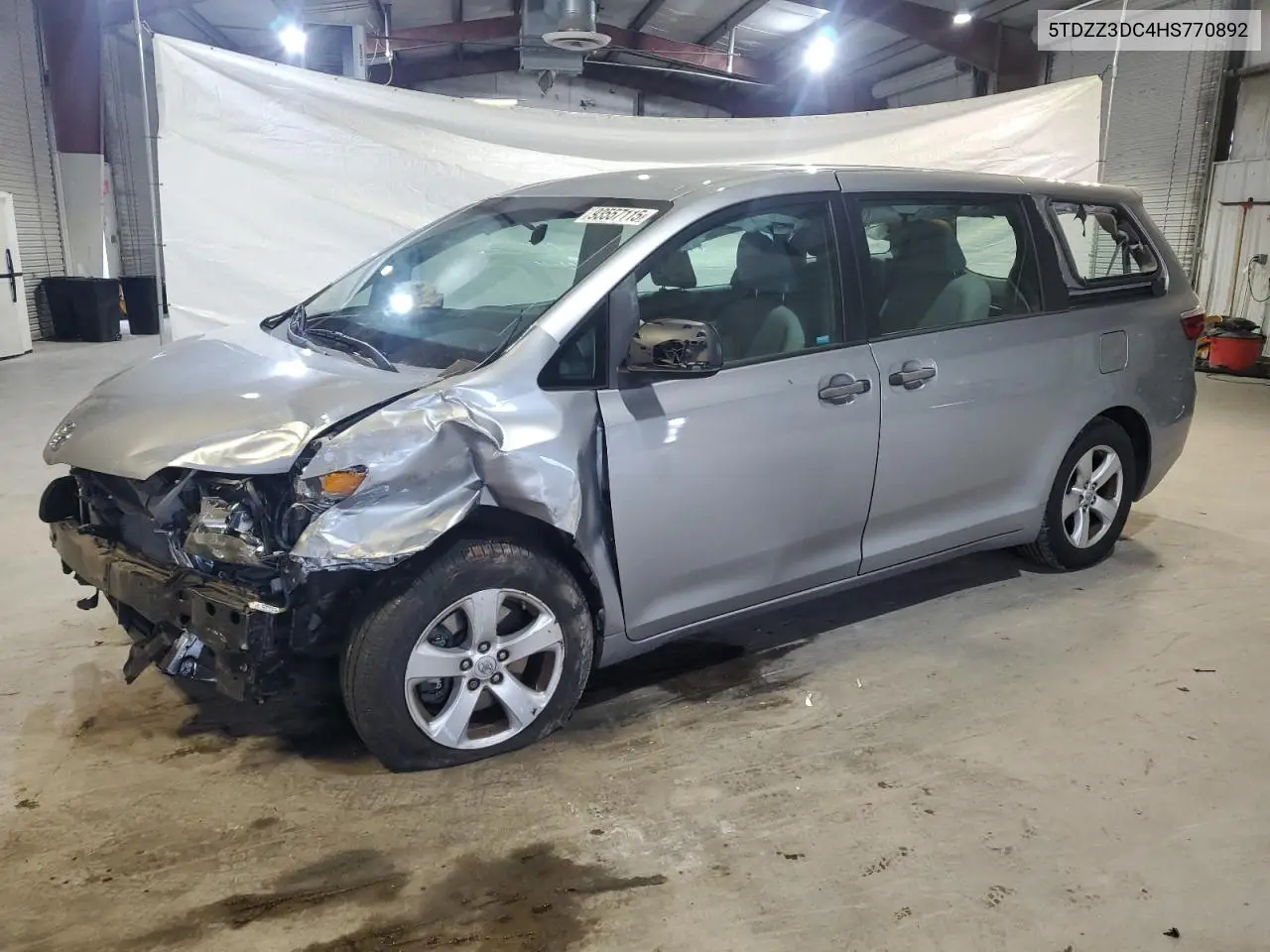 5TDZZ3DC4HS770892 2017 Toyota Sienna