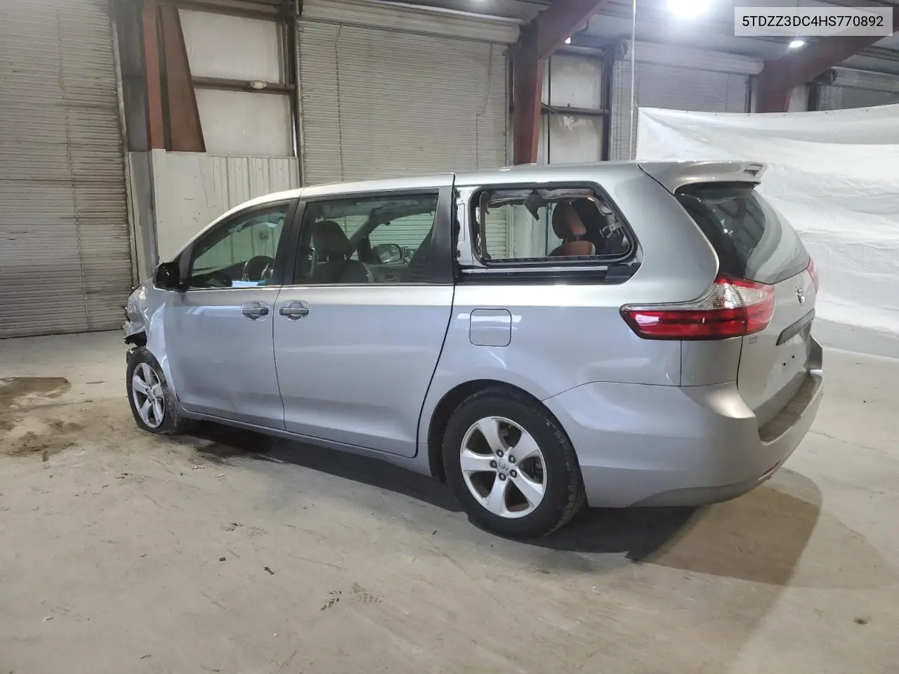 5TDZZ3DC4HS770892 2017 Toyota Sienna