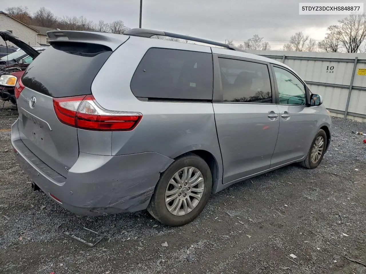5TDYZ3DCXHS848877 2017 Toyota Sienna Xle