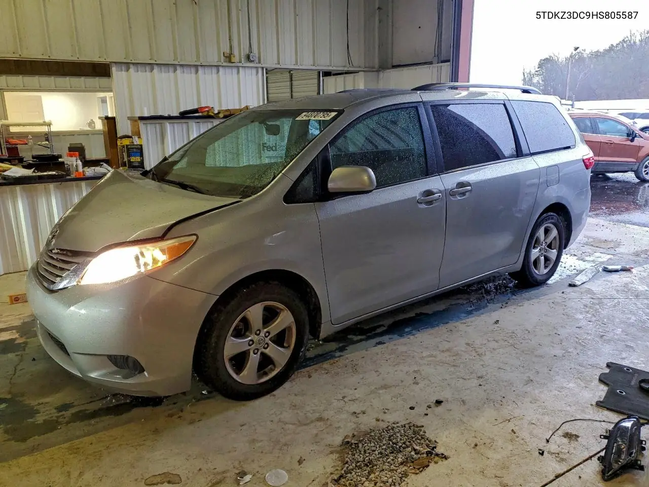 5TDKZ3DC9HS805587 2017 Toyota Sienna Le