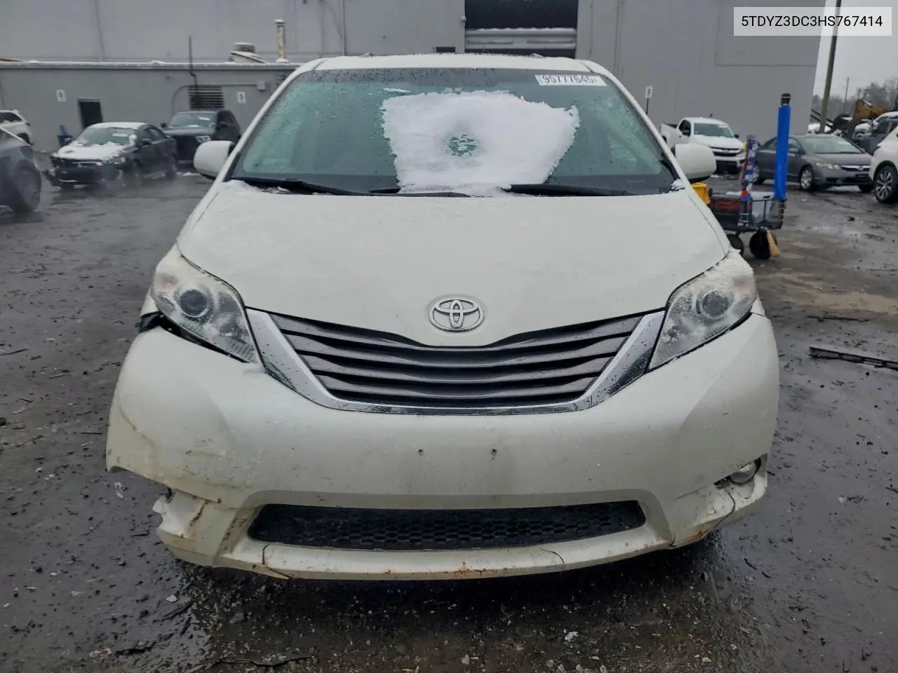 5TDYZ3DC3HS767414 2017 Toyota Sienna Xle