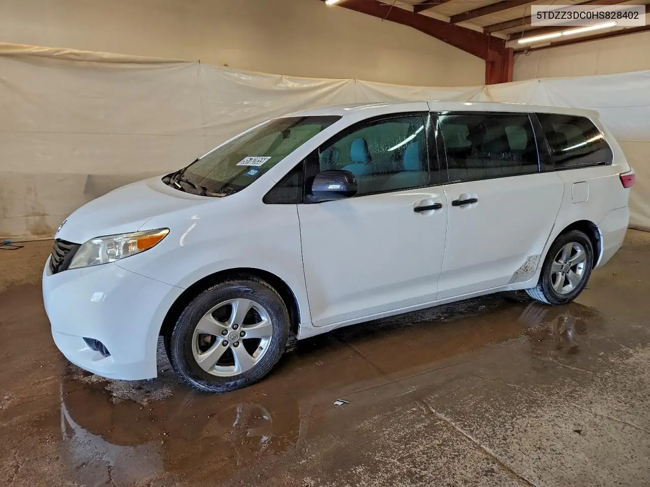 5TDZZ3DC0HS828402 2017 Toyota Sienna