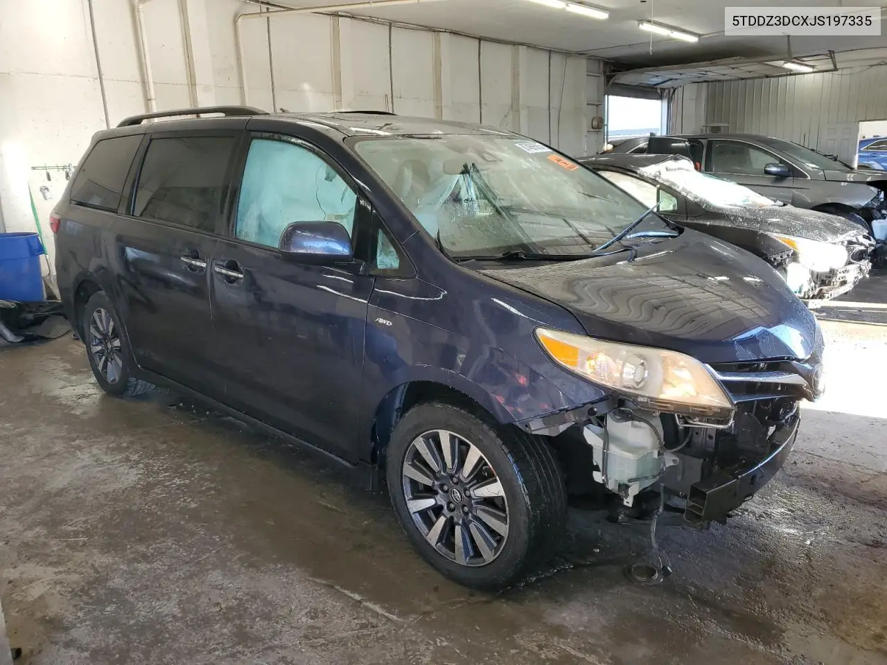 5TDDZ3DCXJS197335 2018 Toyota Sienna Xle