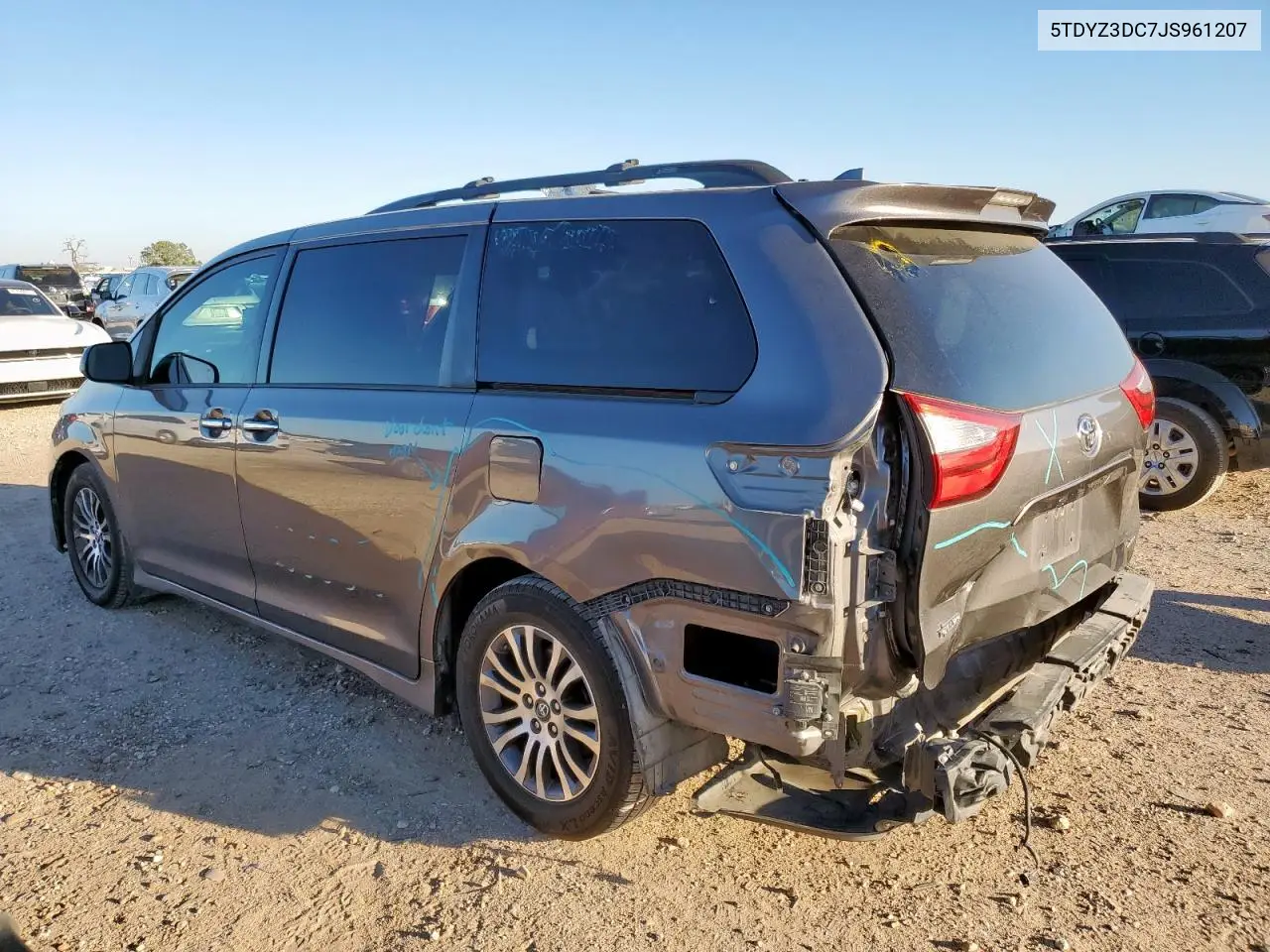 5TDYZ3DC7JS961207 2018 Toyota Sienna Xle
