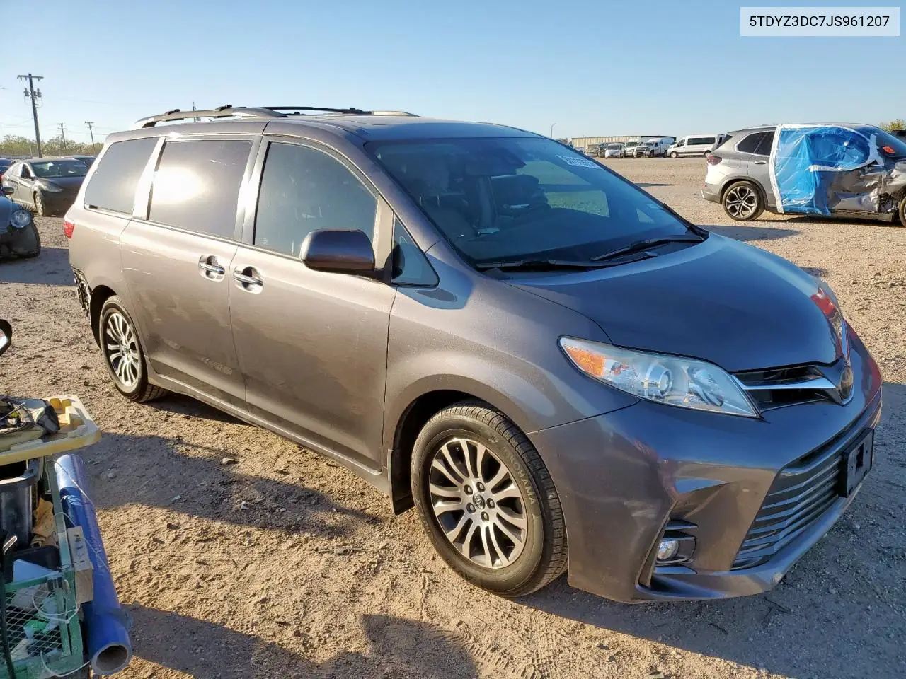 5TDYZ3DC7JS961207 2018 Toyota Sienna Xle