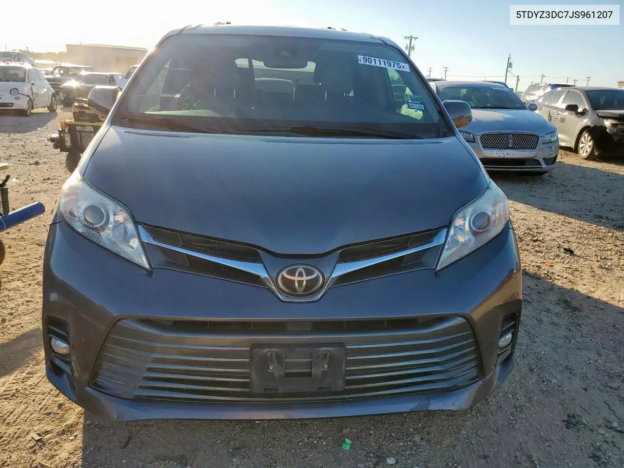 5TDYZ3DC7JS961207 2018 Toyota Sienna Xle