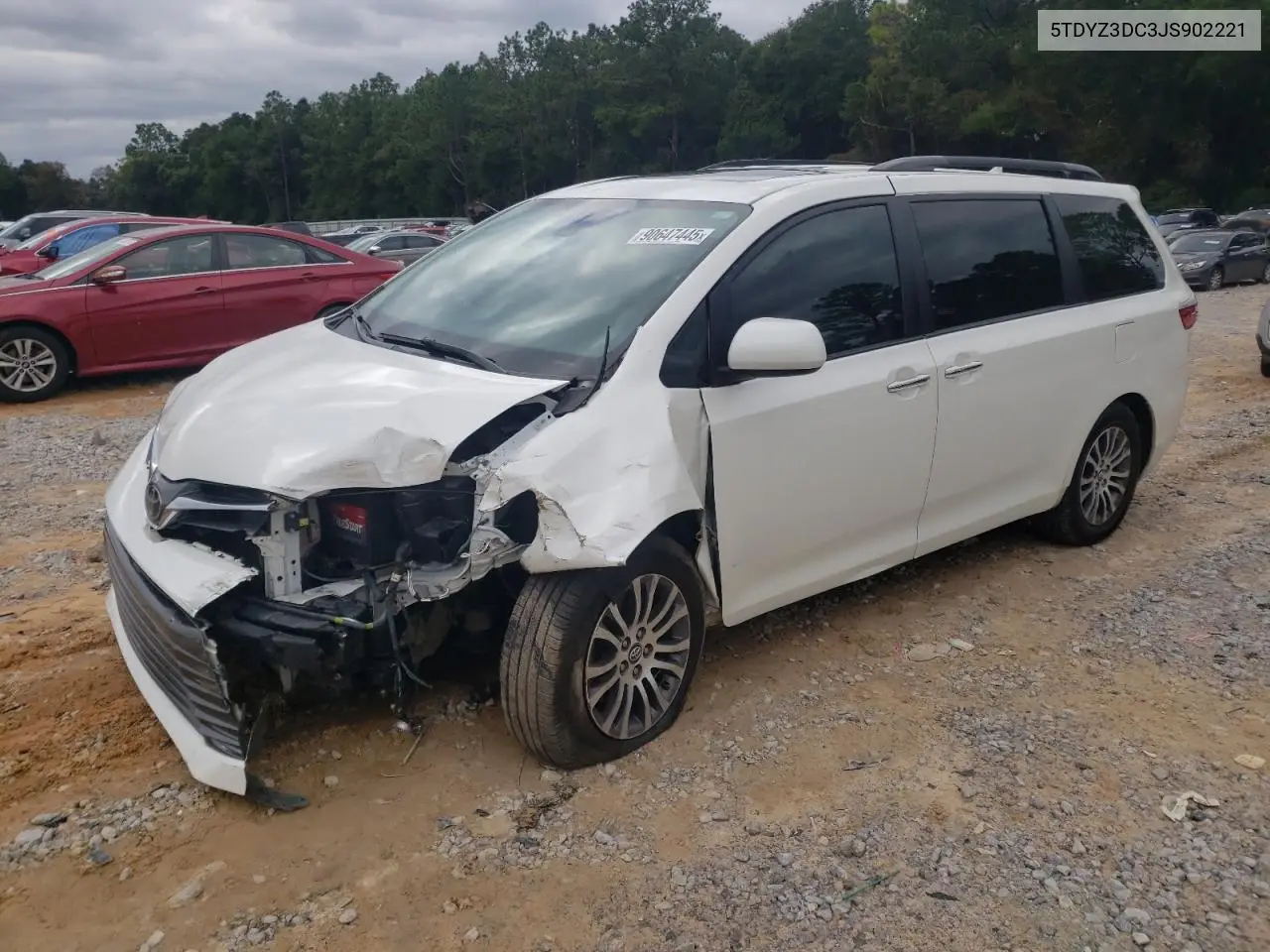 5TDYZ3DC3JS902221 2018 Toyota Sienna Xle