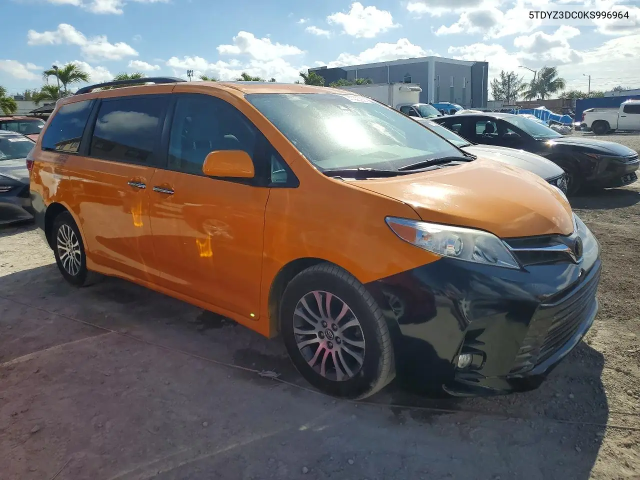 5TDYZ3DC0KS996964 2019 Toyota Sienna Xle 8-Passenger