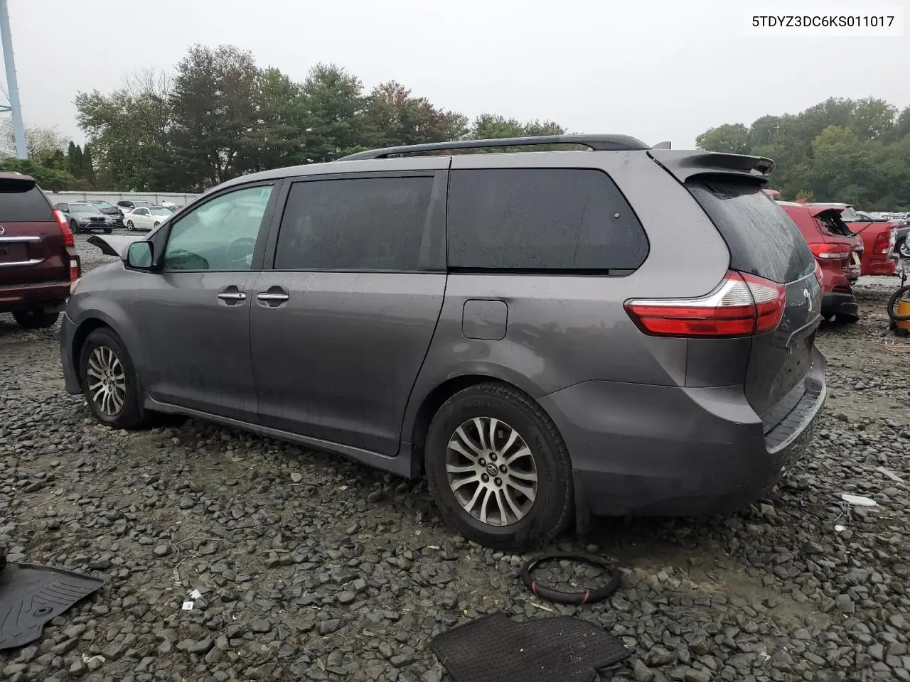 5TDYZ3DC6KS011017 2019 Toyota Sienna Xle