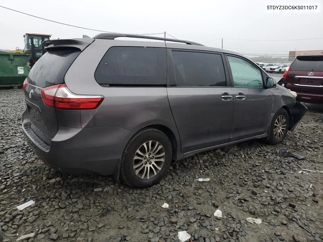 5TDYZ3DC6KS011017 2019 Toyota Sienna Xle