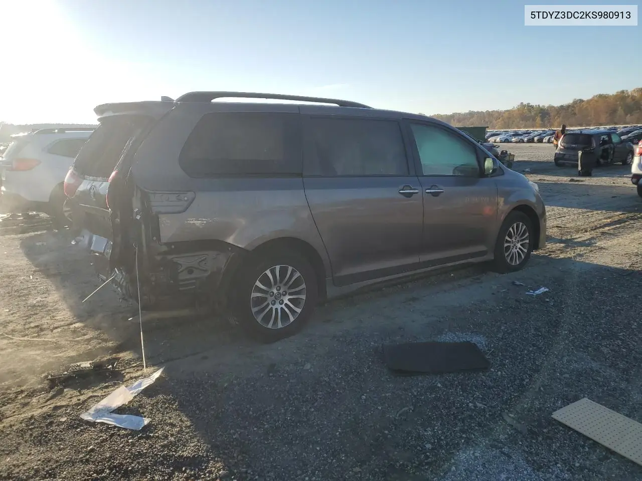 5TDYZ3DC2KS980913 2019 Toyota Sienna Xle