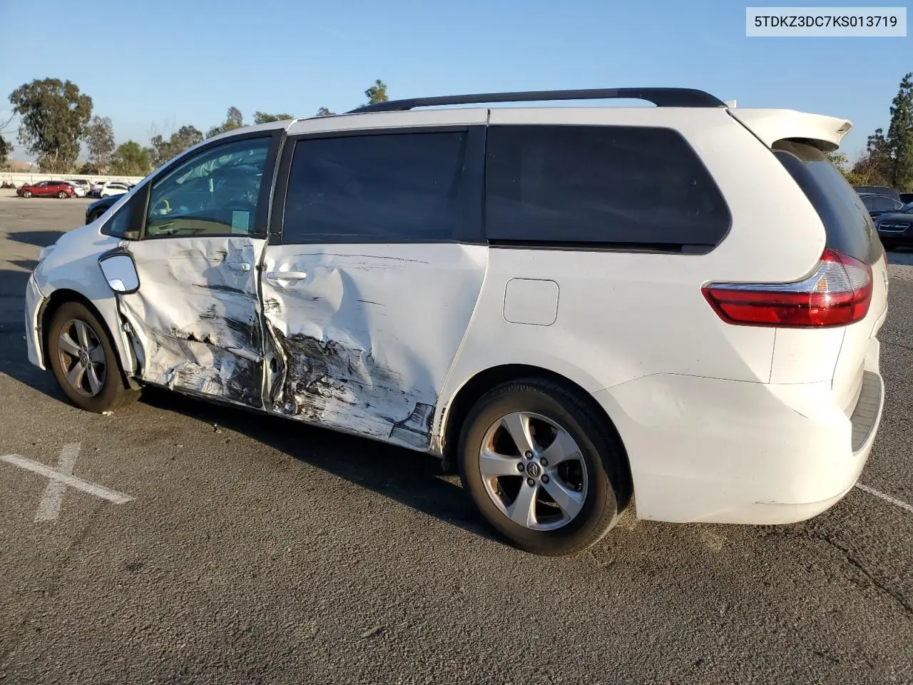 5TDKZ3DC7KS013719 2019 Toyota Sienna Le