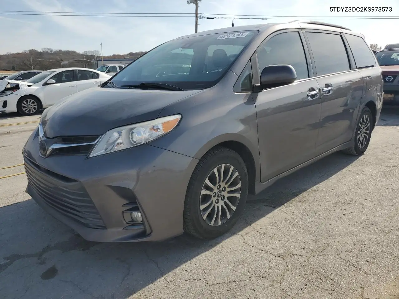5TDYZ3DC2KS973573 2019 Toyota Sienna Xle