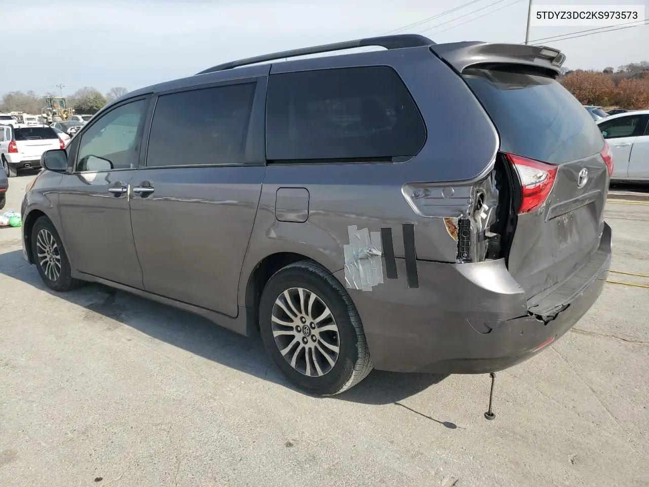 5TDYZ3DC2KS973573 2019 Toyota Sienna Xle