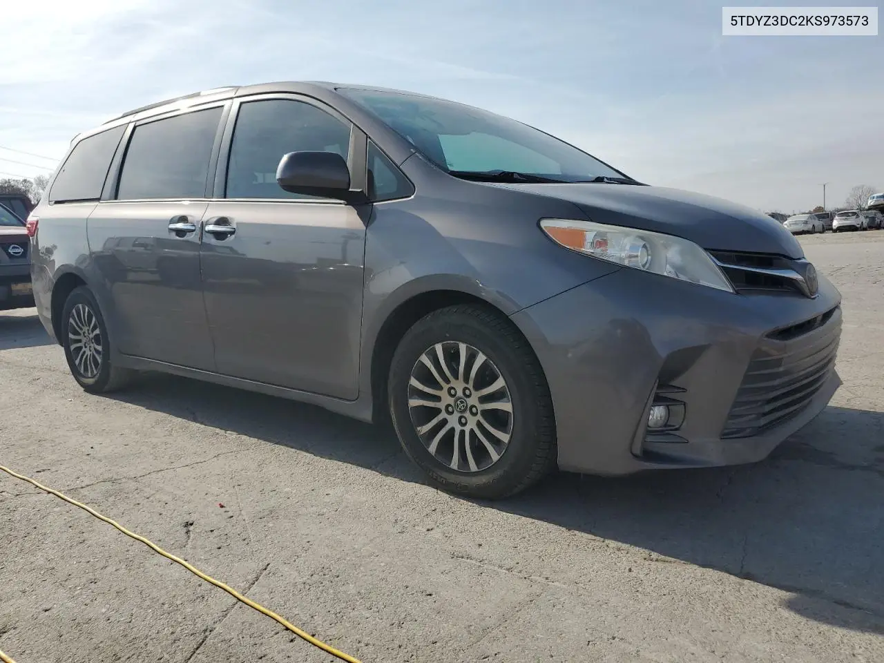 5TDYZ3DC2KS973573 2019 Toyota Sienna Xle