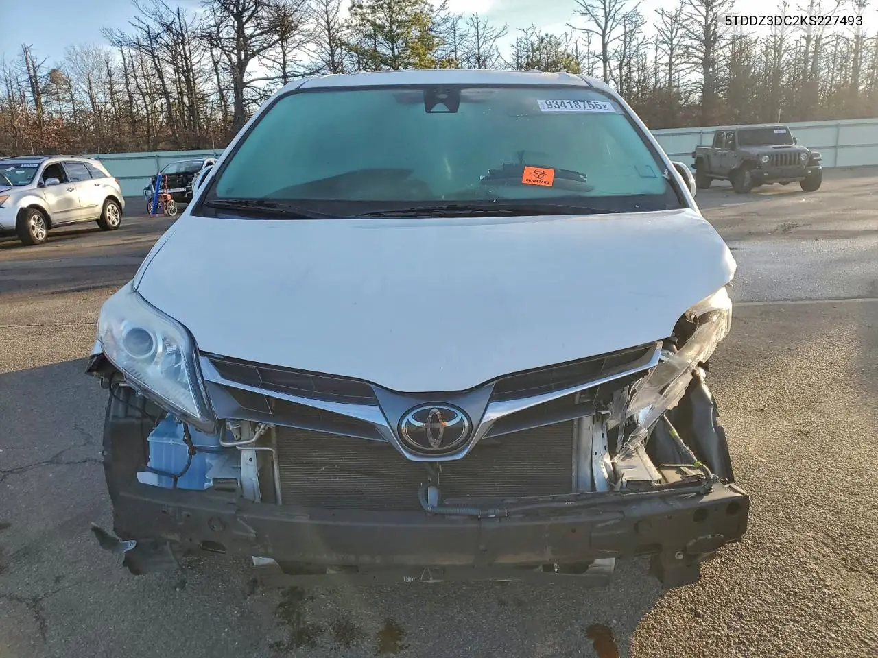 5TDDZ3DC2KS227493 2019 Toyota Sienna Xle