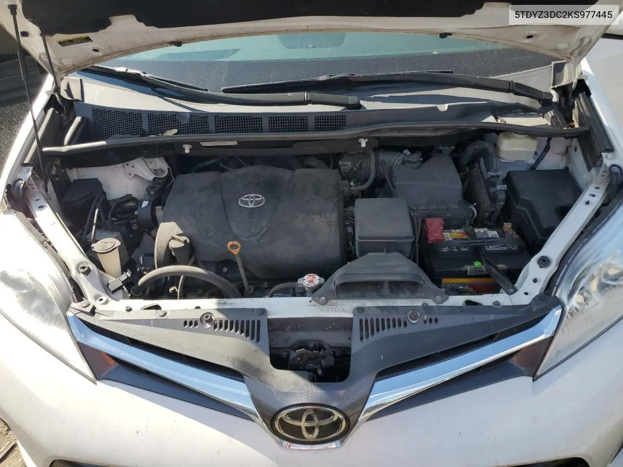 5TDYZ3DC2KS977445 2019 Toyota Sienna Xle