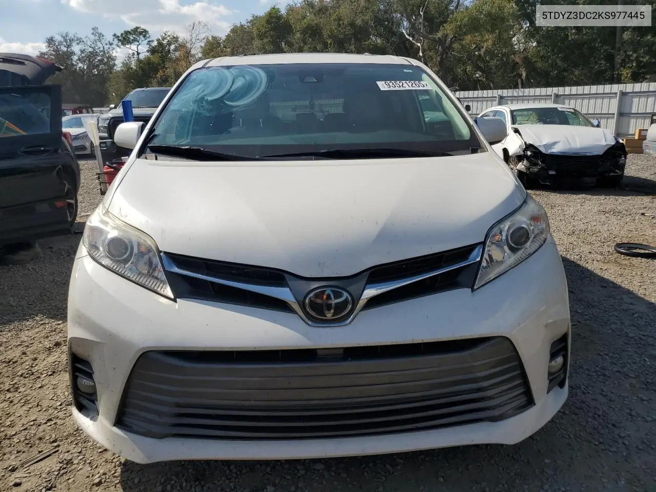 5TDYZ3DC2KS977445 2019 Toyota Sienna Xle