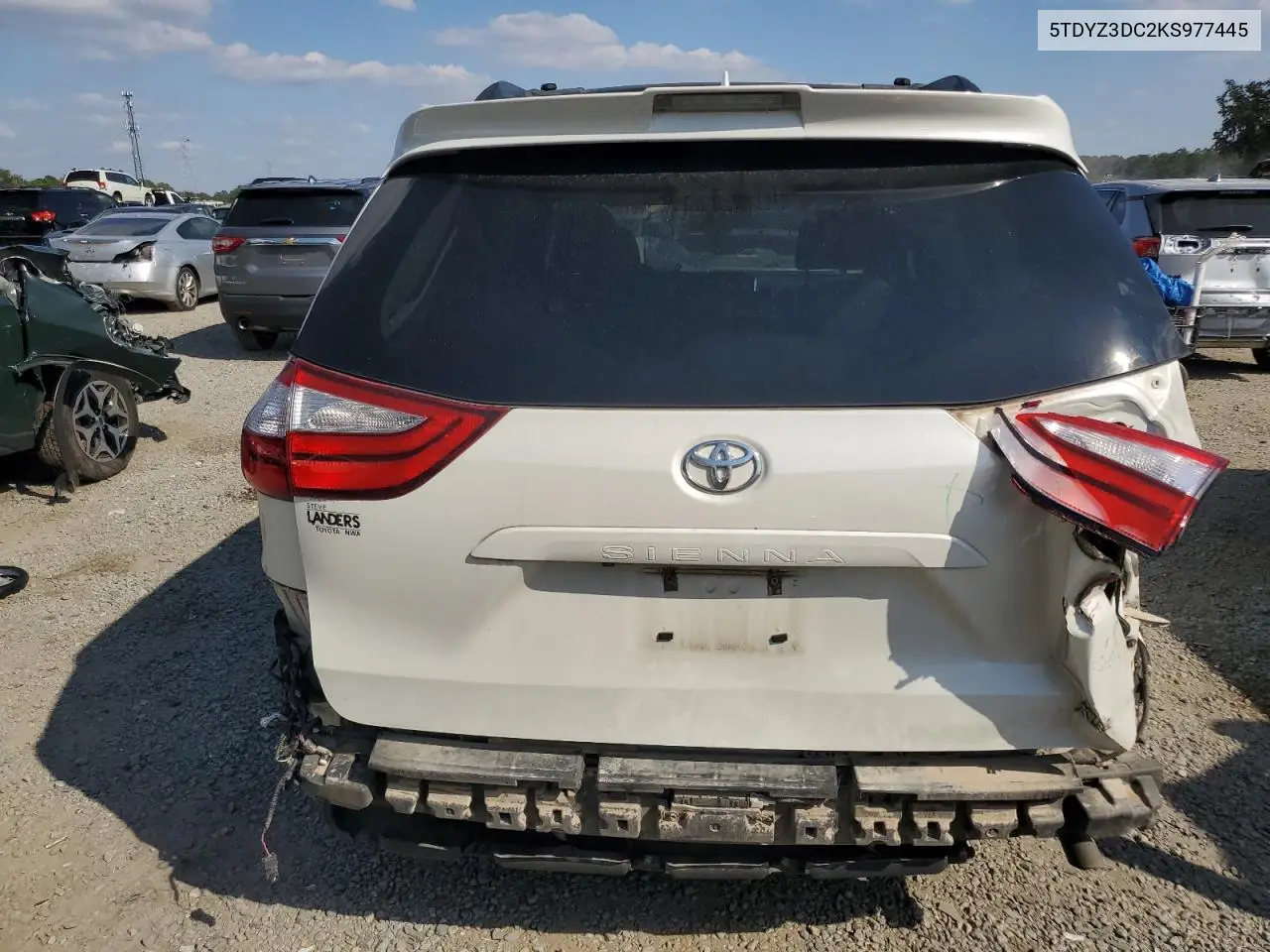 5TDYZ3DC2KS977445 2019 Toyota Sienna Xle
