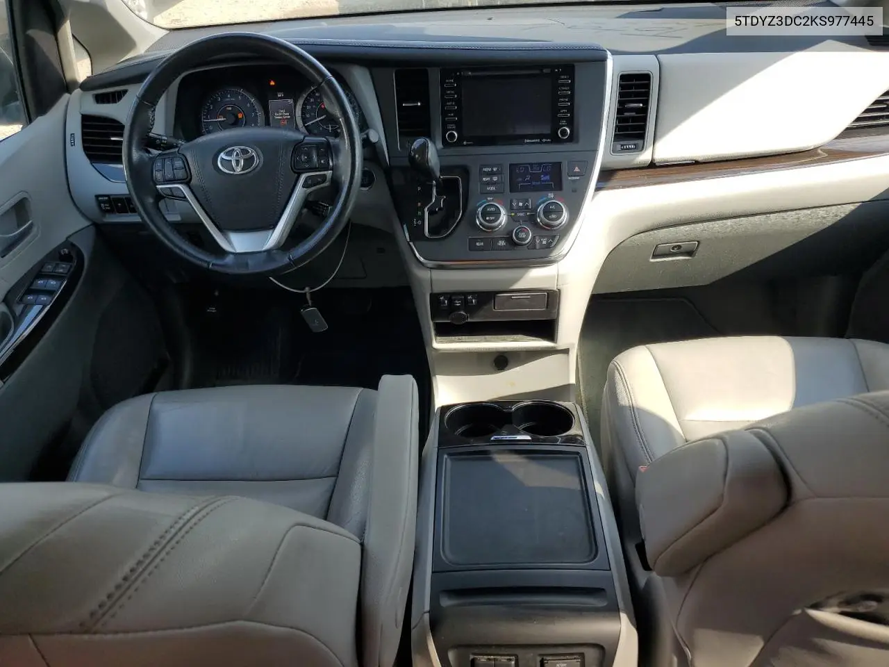 5TDYZ3DC2KS977445 2019 Toyota Sienna Xle