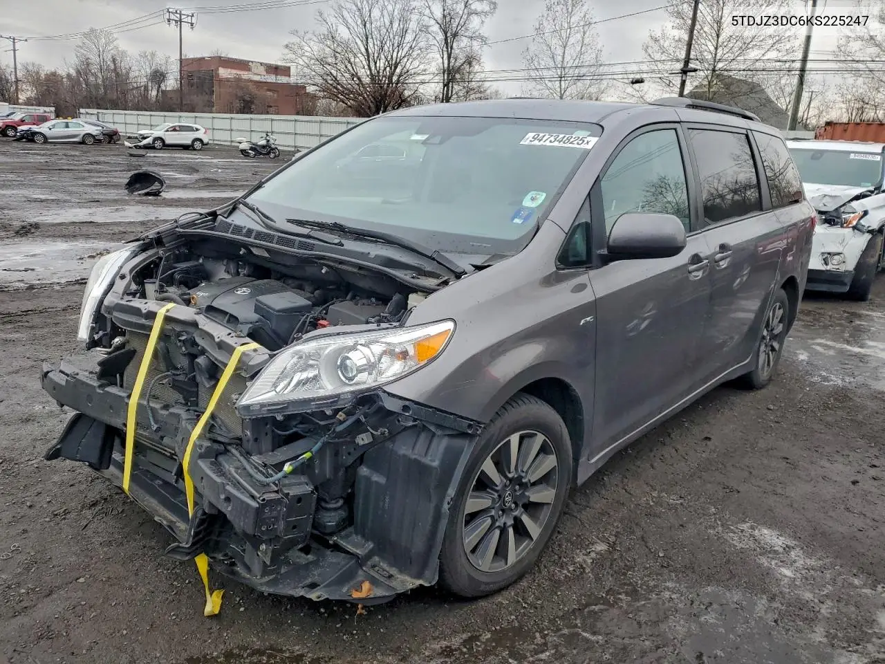 5TDJZ3DC6KS225247 2019 Toyota Sienna Le