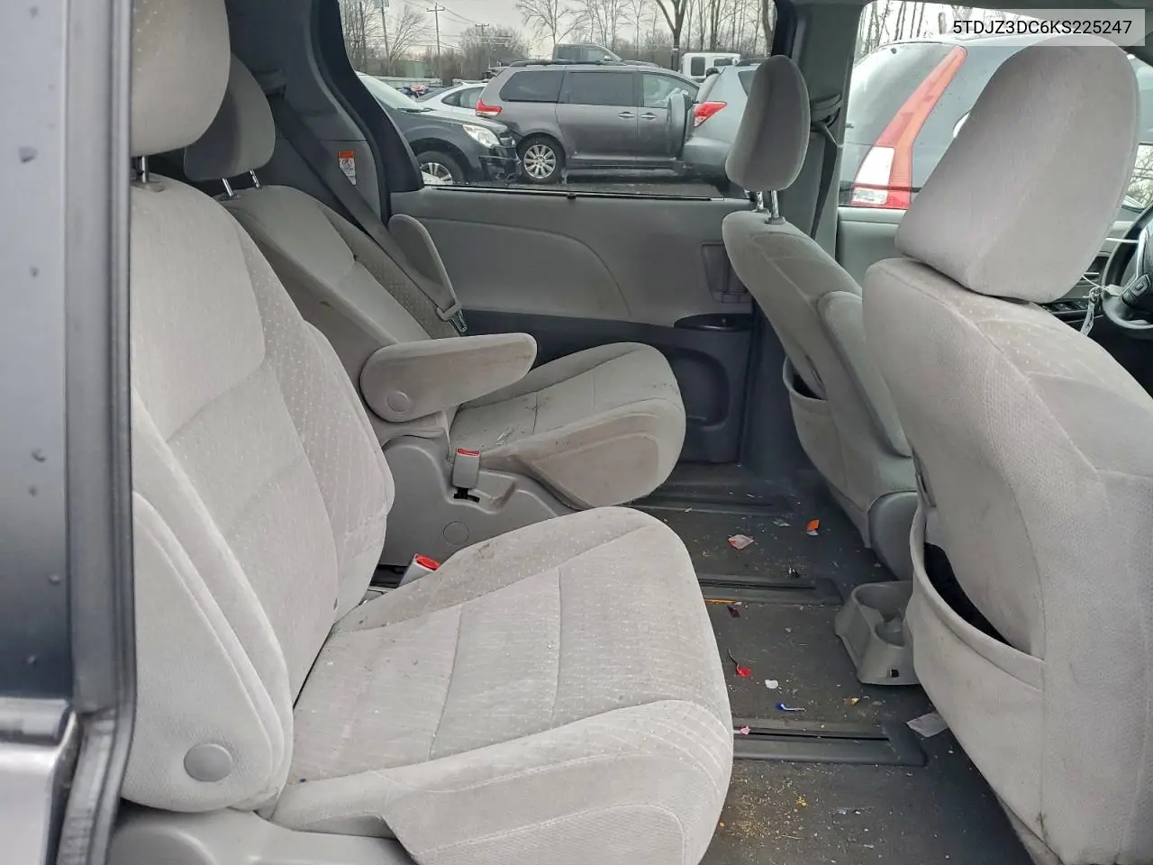 5TDJZ3DC6KS225247 2019 Toyota Sienna Le