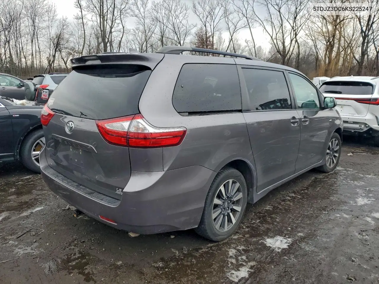 5TDJZ3DC6KS225247 2019 Toyota Sienna Le
