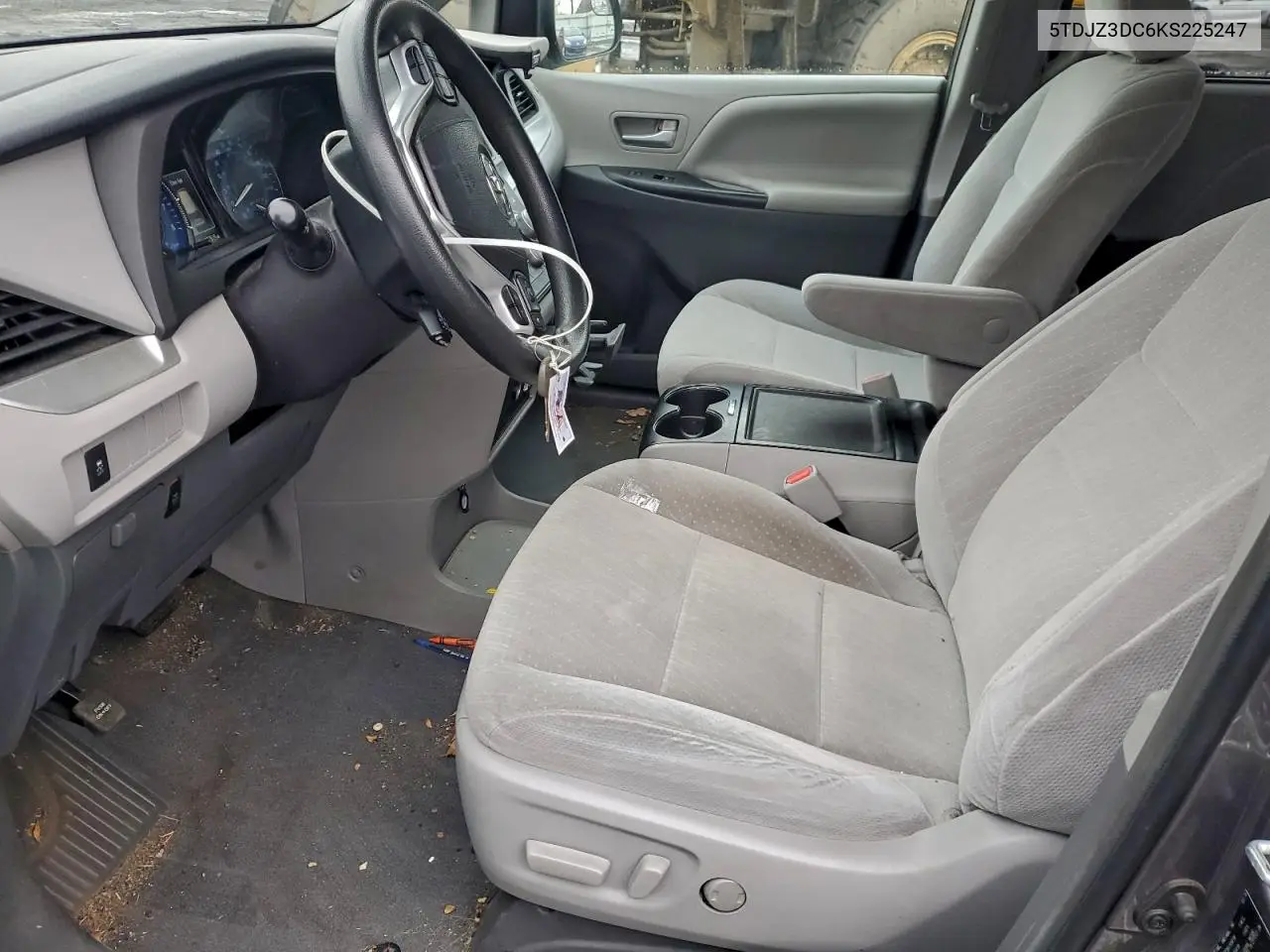 5TDJZ3DC6KS225247 2019 Toyota Sienna Le