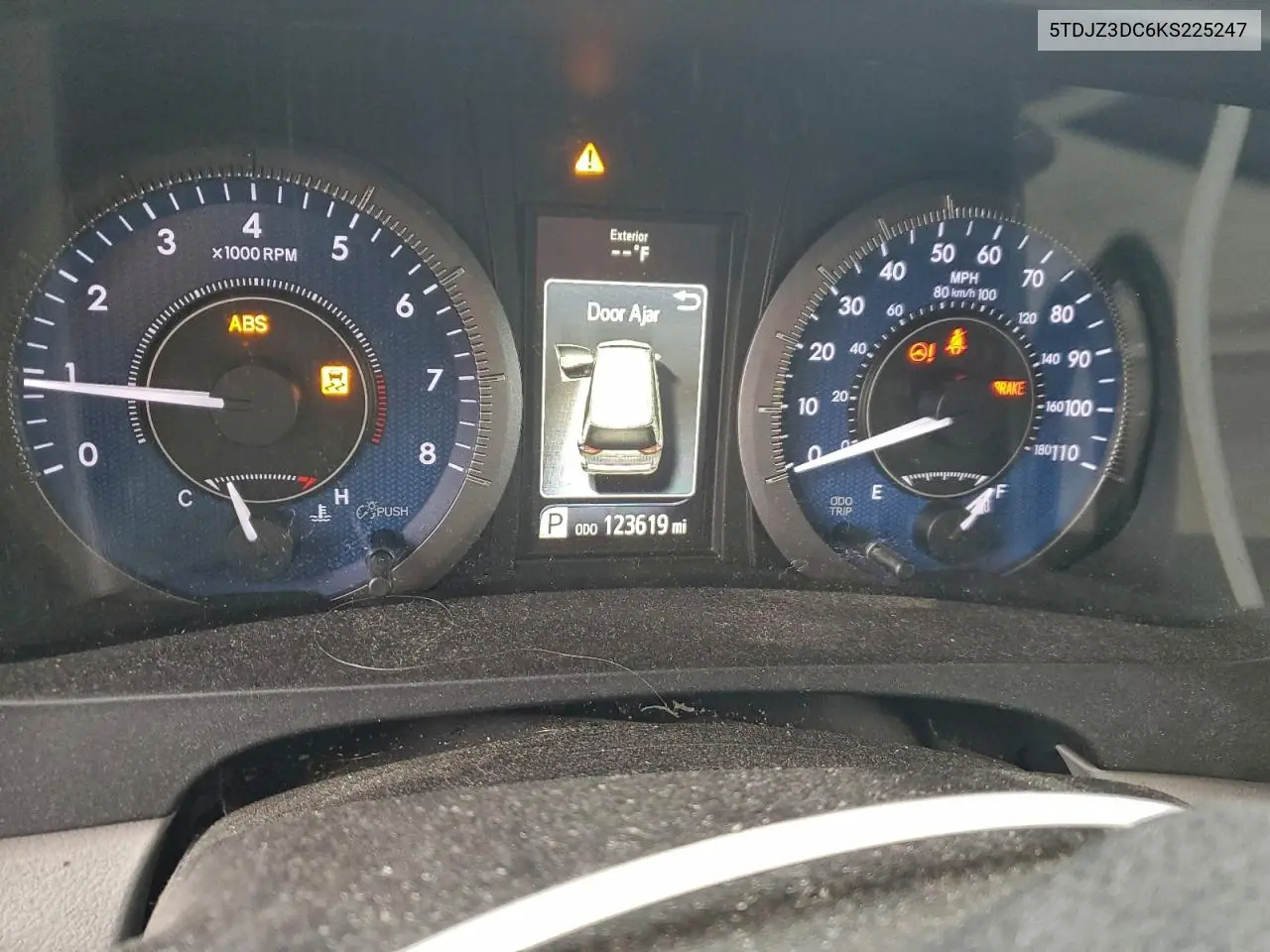 5TDJZ3DC6KS225247 2019 Toyota Sienna Le