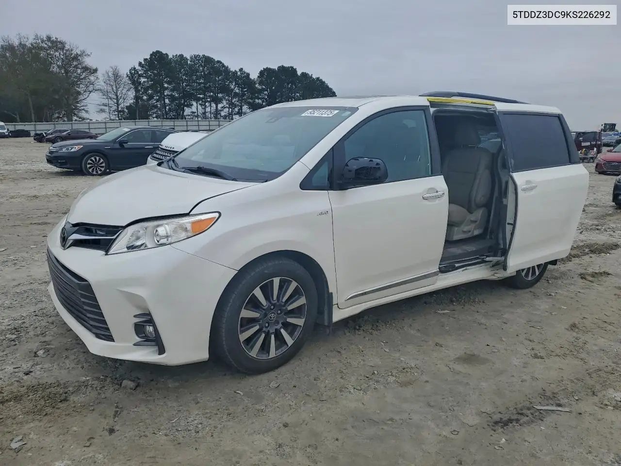 5TDDZ3DC9KS226292 2019 Toyota Sienna Xle