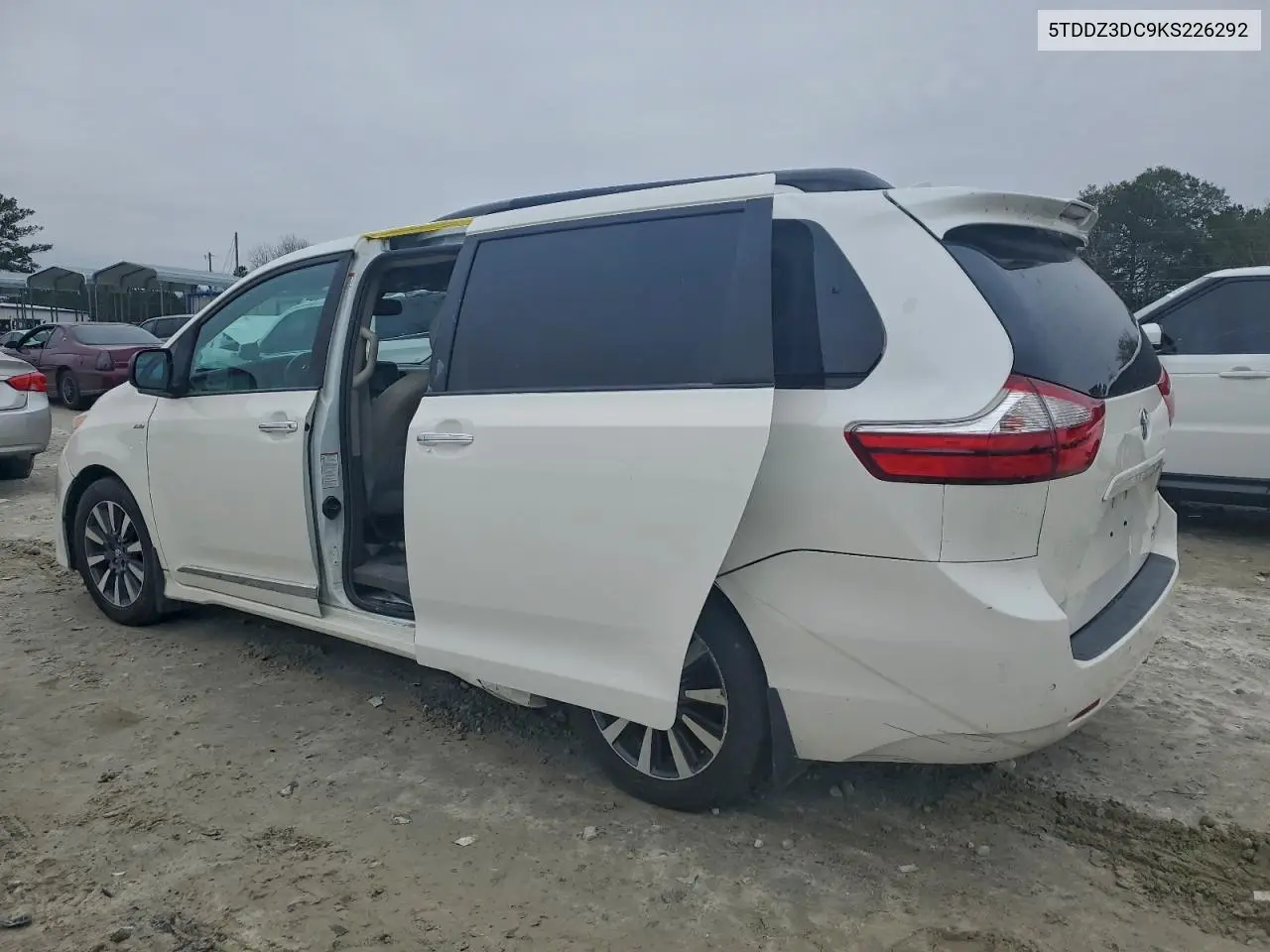 5TDDZ3DC9KS226292 2019 Toyota Sienna Xle
