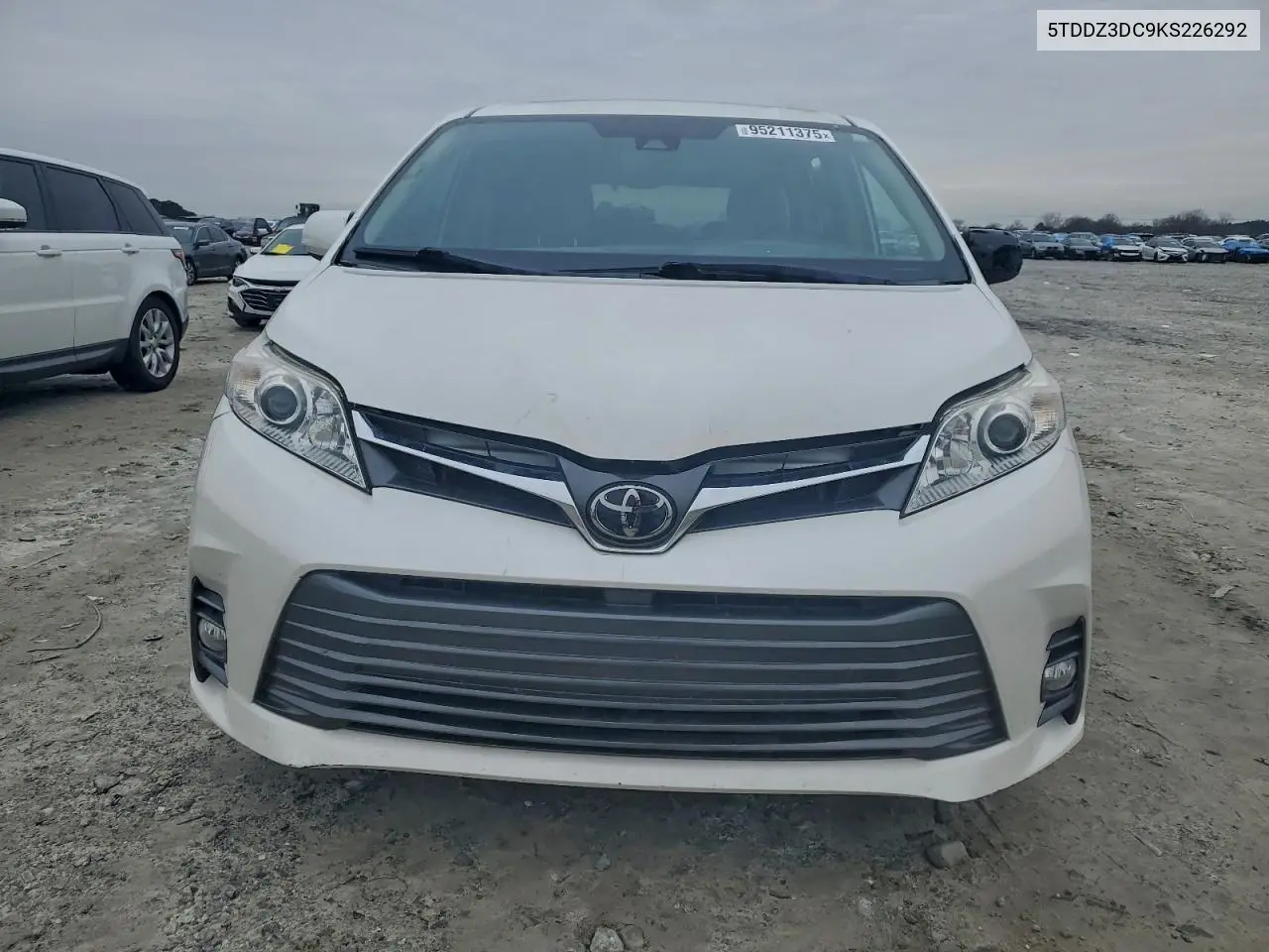 5TDDZ3DC9KS226292 2019 Toyota Sienna Xle