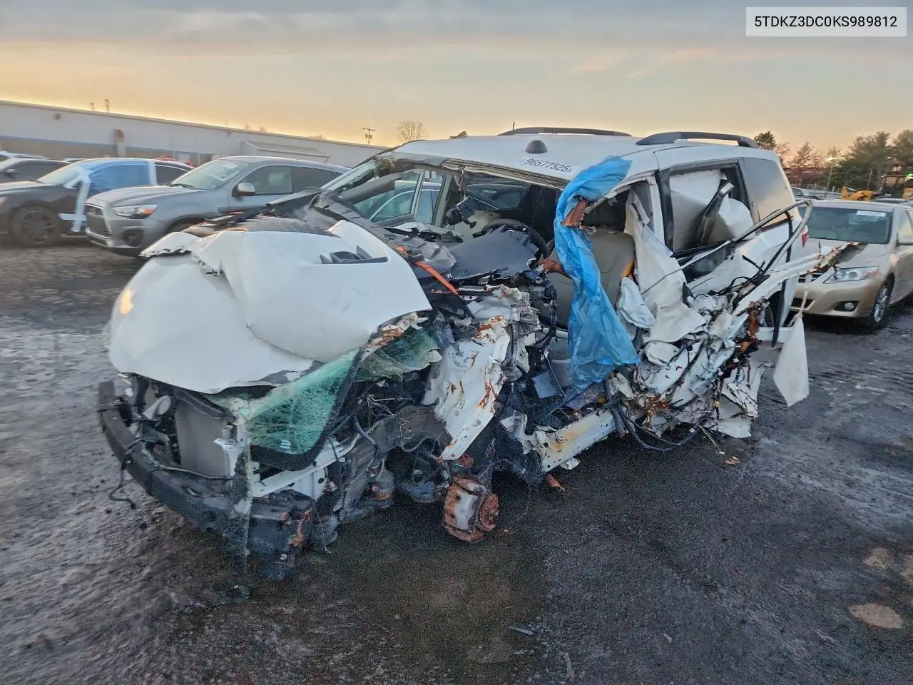 5TDKZ3DC0KS989812 2019 Toyota Sienna Le