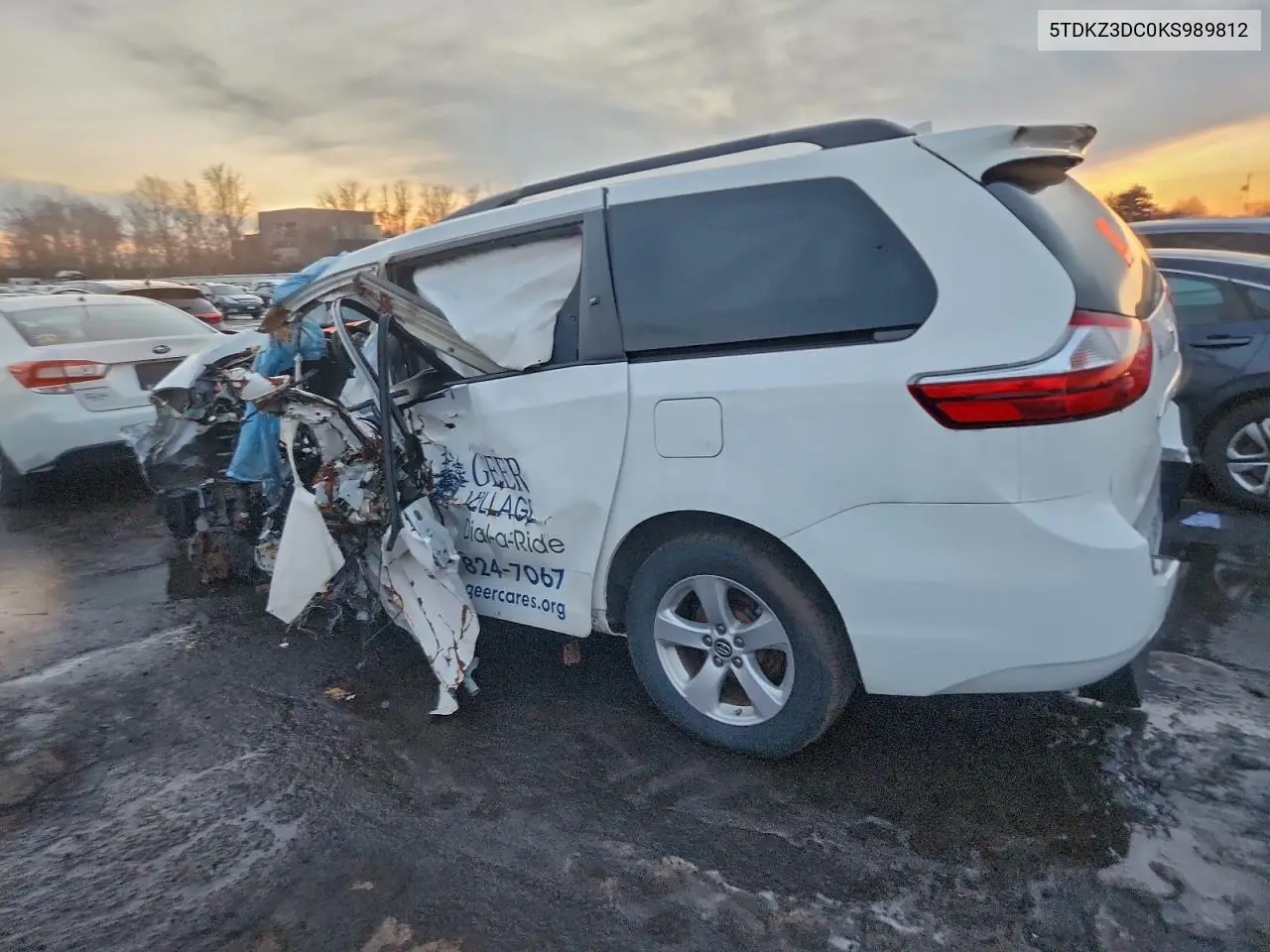 5TDKZ3DC0KS989812 2019 Toyota Sienna Le