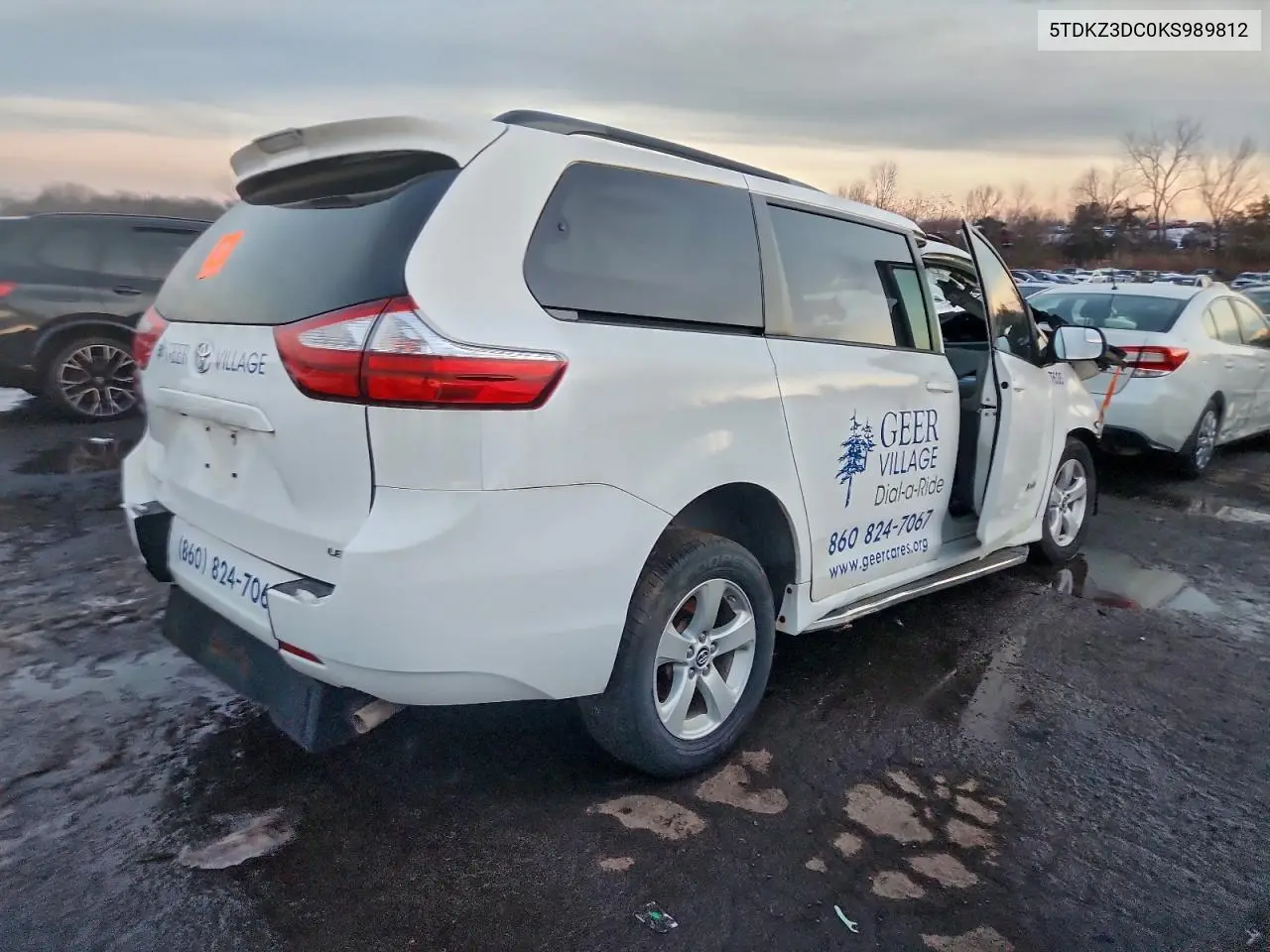 5TDKZ3DC0KS989812 2019 Toyota Sienna Le